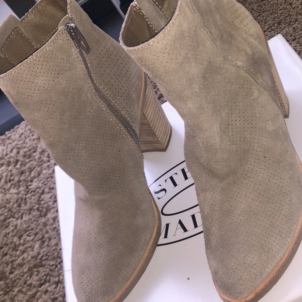 Heeled boots